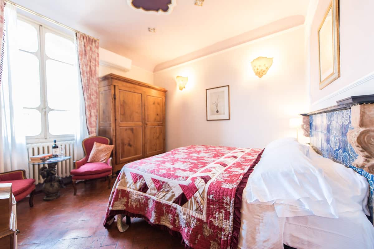 Habitación con 1 cama doble o 2 individuales, vistas al jardín (Cantante) | Ropa de cama hipoalergénica y colchones con acolchado adicional
