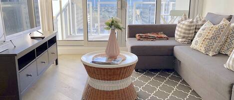 Apartment, 2 Bedrooms | Living area | Smart TV