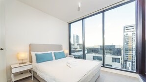 Apartemen, 2 kamar tidur | 2 kamar tidur, meja kerja, kedap suara, dan setrika/meja setrika