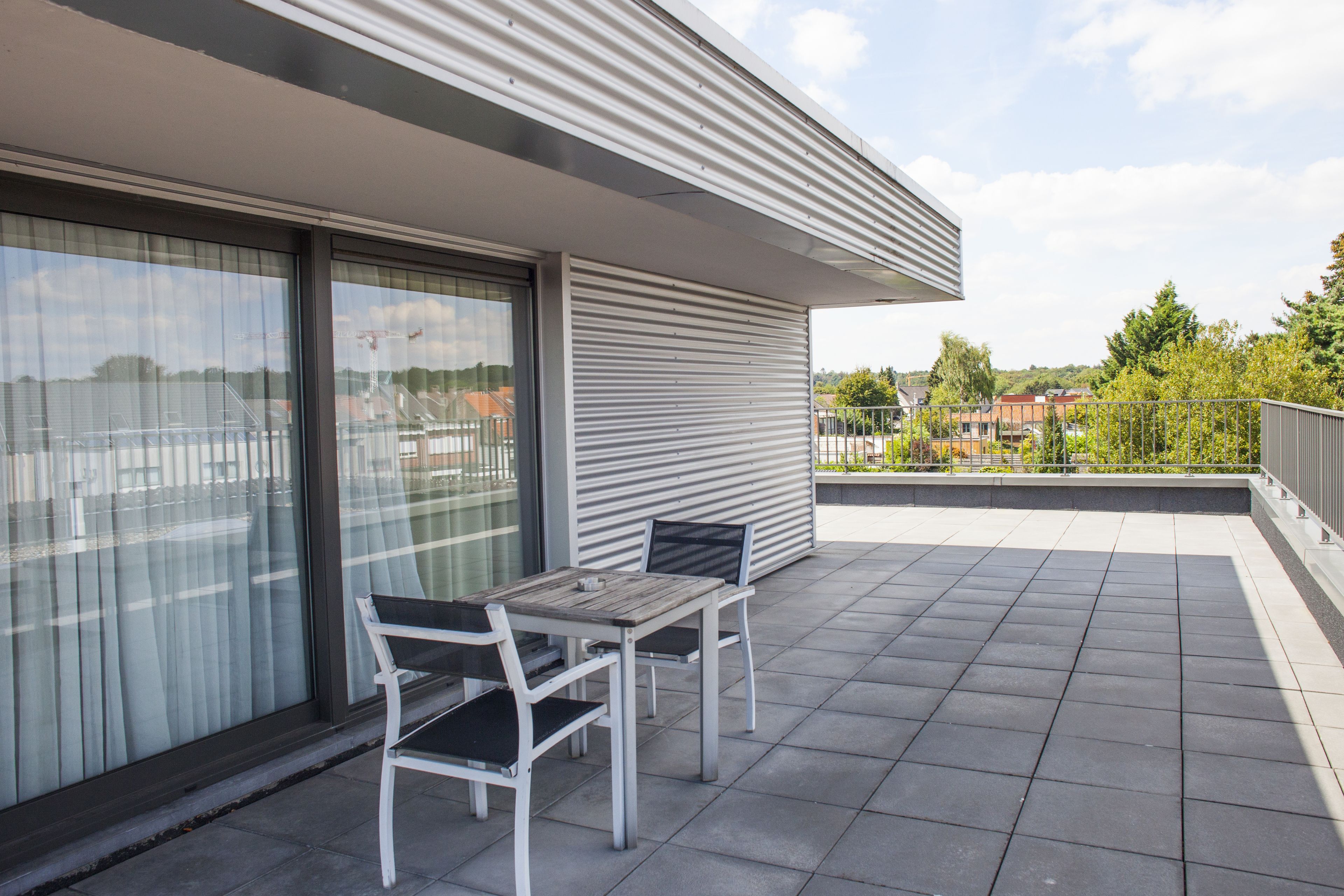 deluxe suite | city view