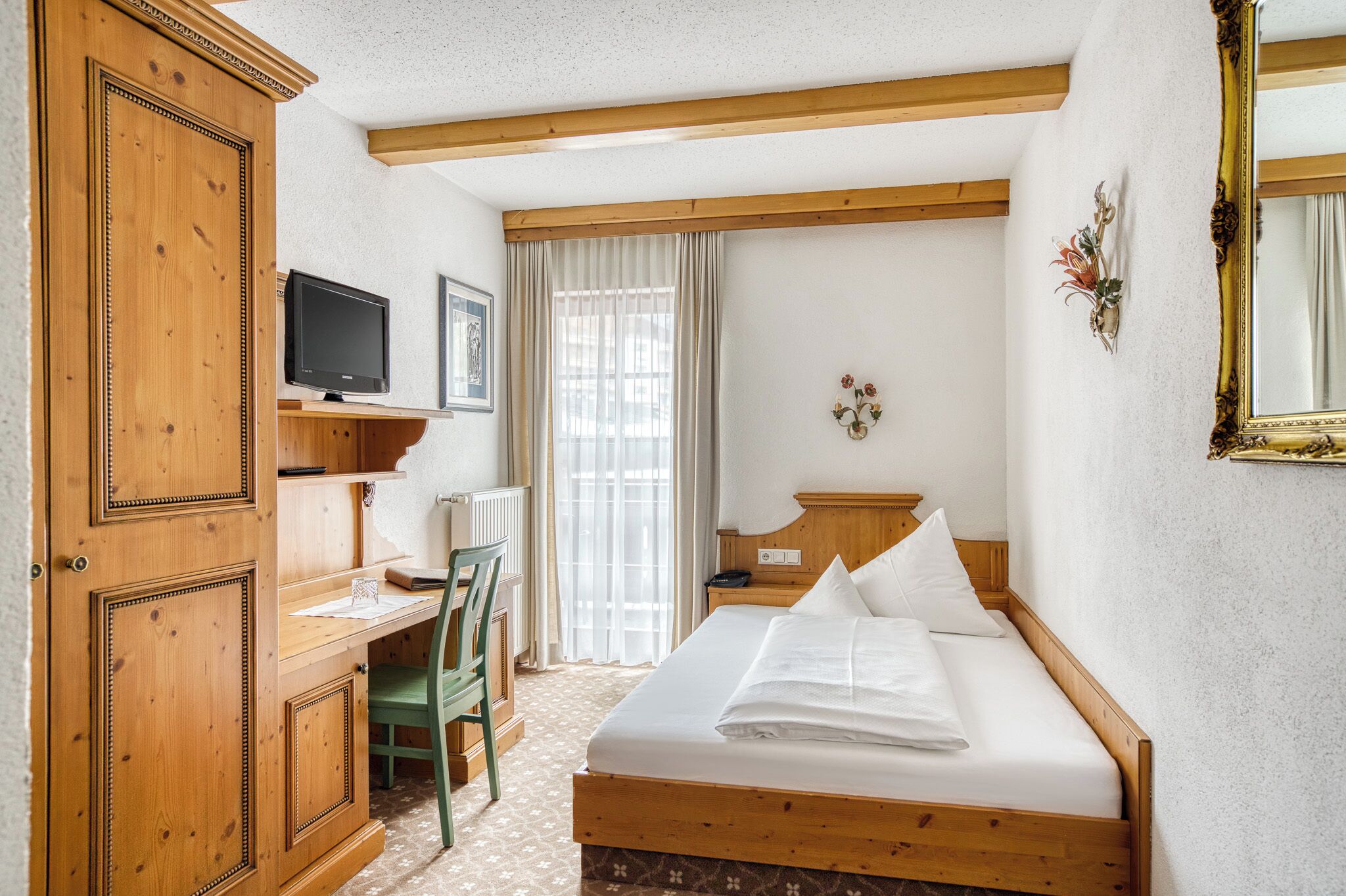 Single Room | Individually decorated, individually furnished, desk, free WiFi