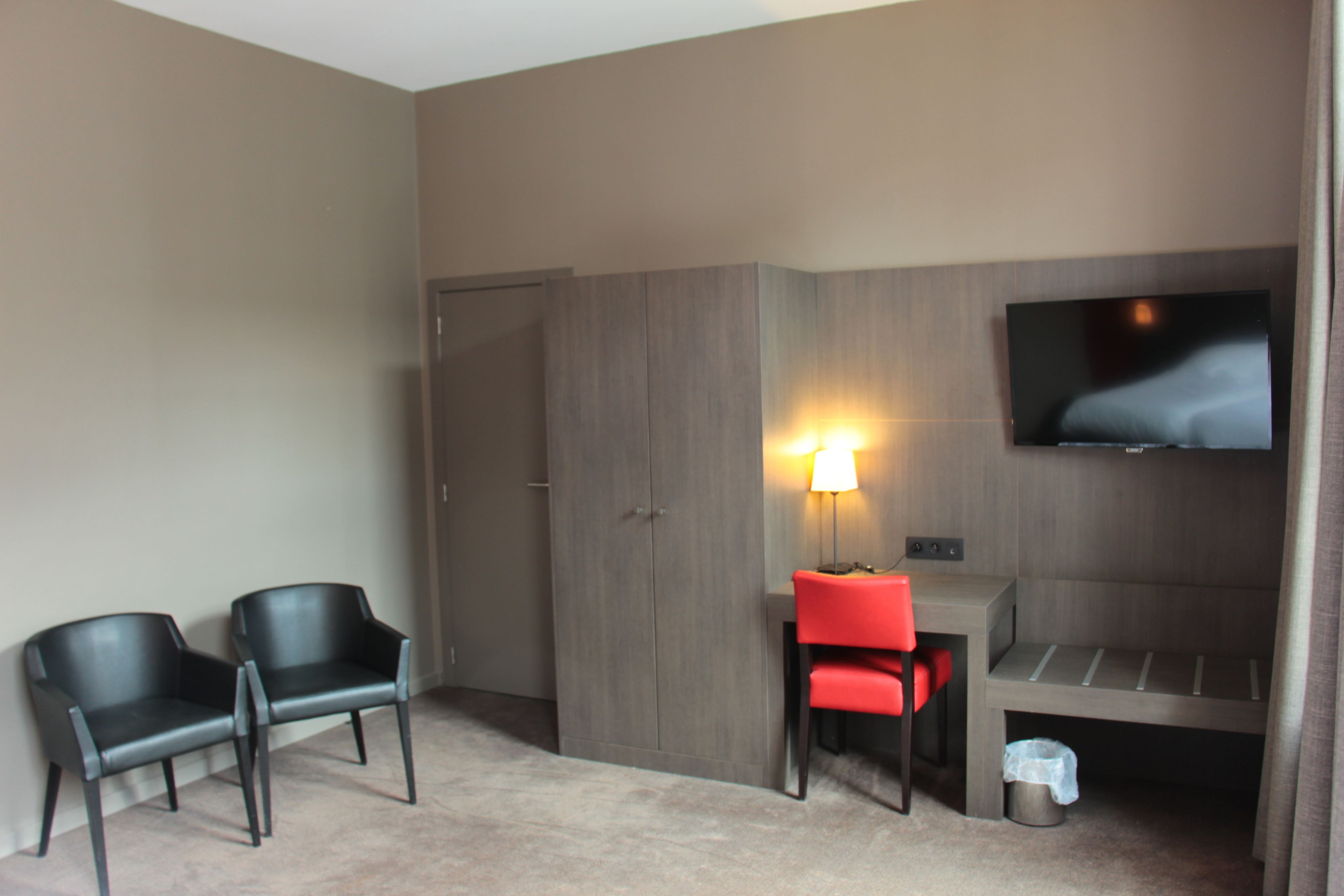 Deluxe Double Room | In-room safe, desk, soundproofing, free WiFi