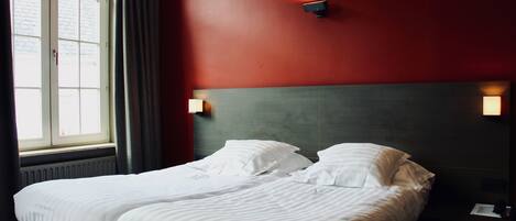 Zimmersafe, Schreibtisch, schallisolierte Zimmer, kostenloses WLAN