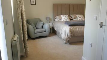 Deluxe Double or Twin Room | Iron/ironing board, free WiFi, bed sheets, wheelchair access