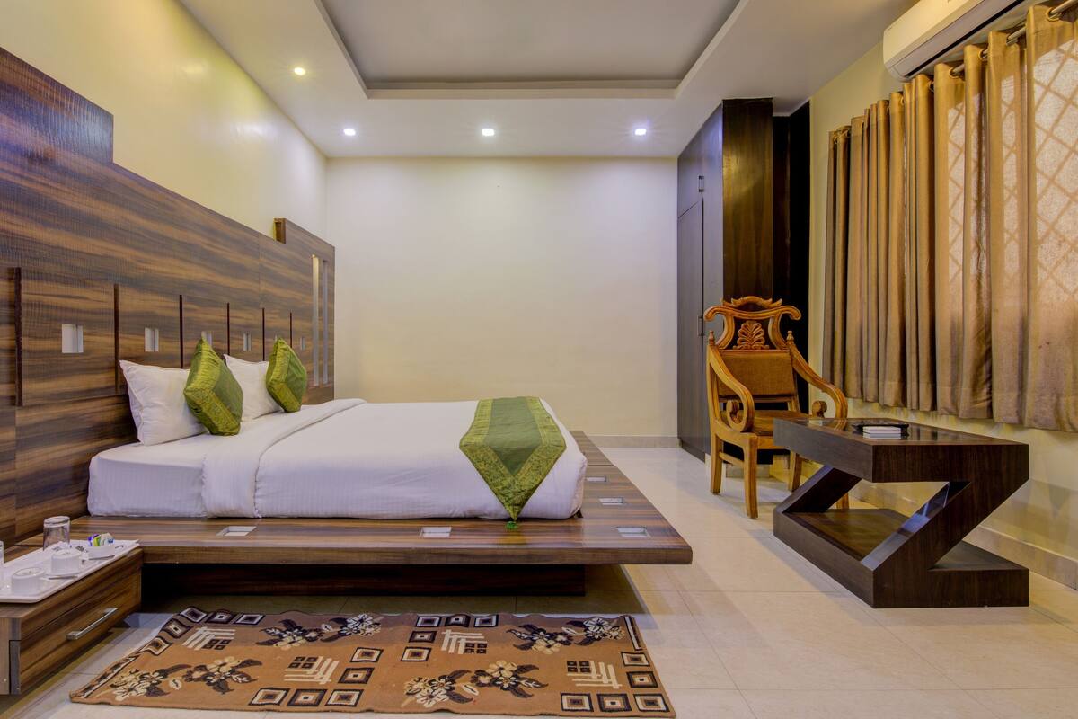 Deluxe Room, 1 King Bed, Non Smoking