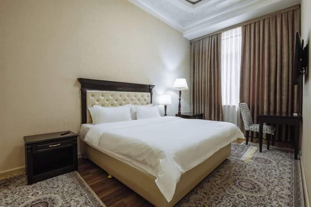 Premium bedding, minibar, in-room safe, desk