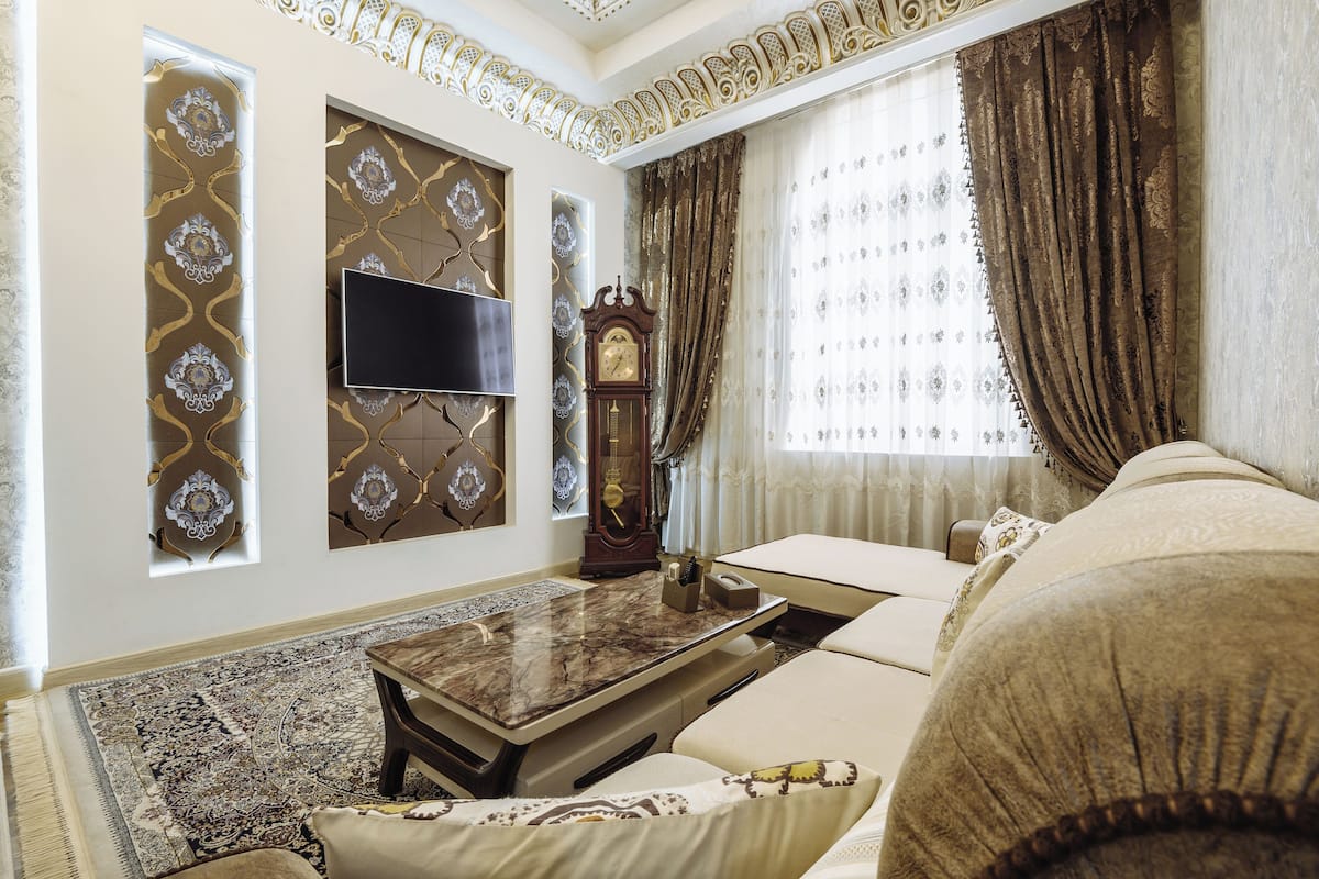 apartment, 2 bedrooms | living area | 43-cm smart tv with cable channels, tv