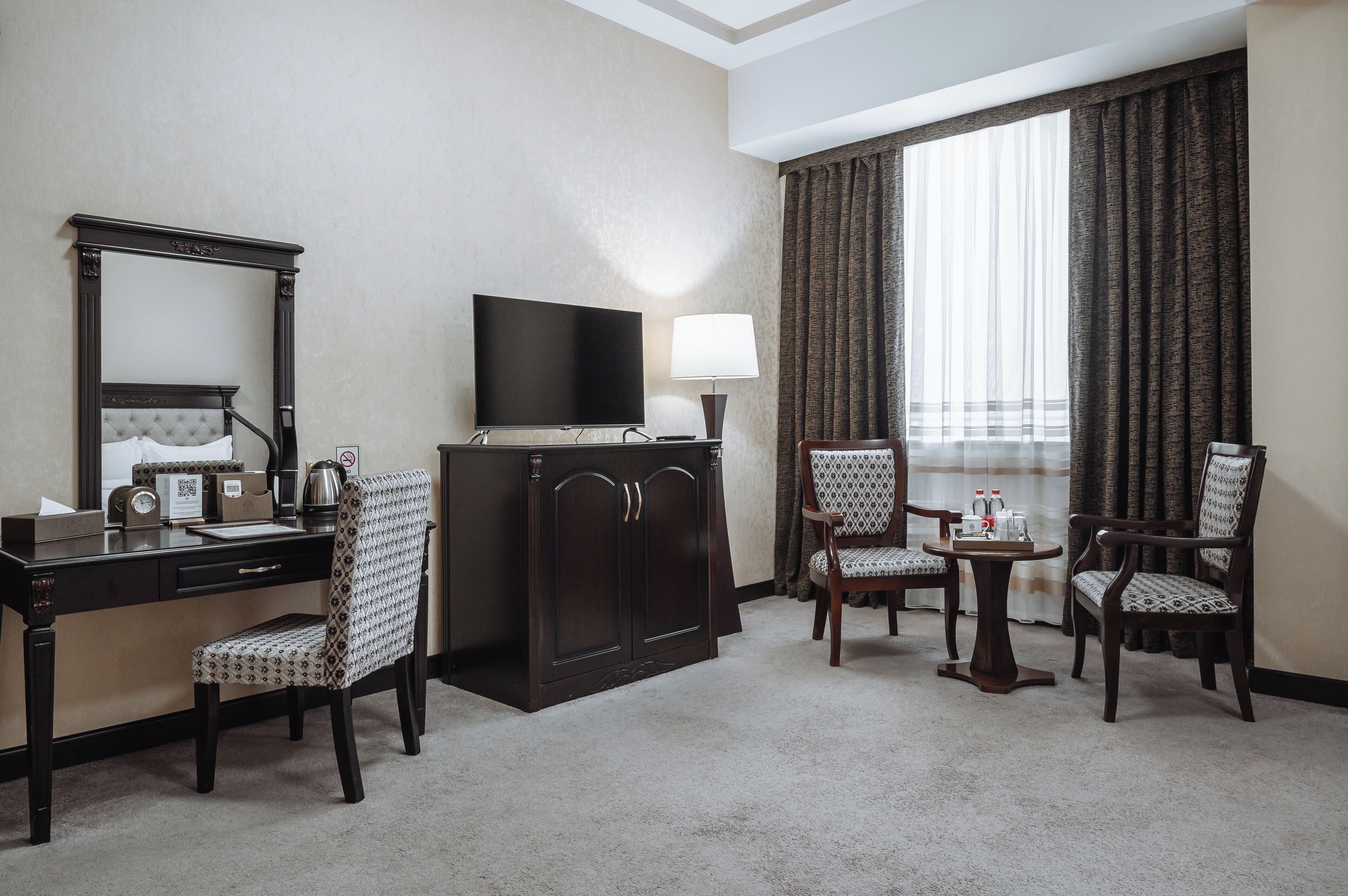 standard double room | living area | 43-cm smart tv with cable channels, tv