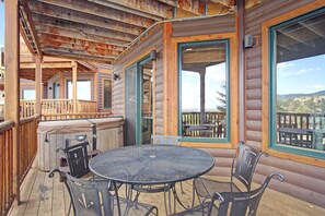 Condo, 2 habitaciones | Tina de hidromasaje al aire libre