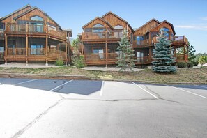 Condo, 2 Bedrooms | Exterior