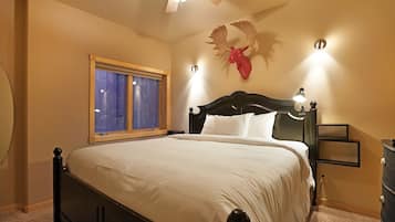 Condo, 2 Bedrooms | 2 bedrooms, desk, iron/ironing board, travel cot