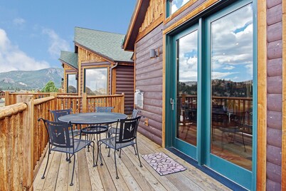 Mount Cairns 16a 2 Bedroom Condo by RedAwning