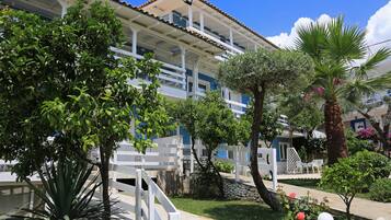 Neljän hengen huone | Ilmainen Wi-Fi, vuodevaatteet