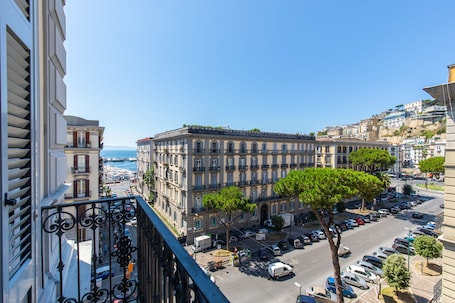 Íbúð - 1 stórt tvíbreitt rúm með svefnsófa | Útsýni af svölum