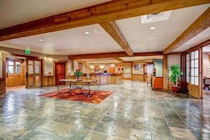 Townhome, 3 Bedrooms | Lobby