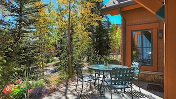 Casa de ciudad, 3 habitaciones | Restaurante al aire libre
