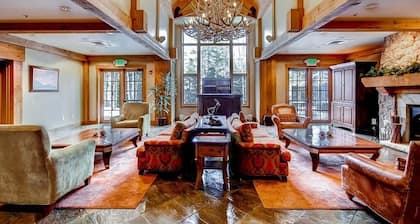 Mountain Thunder Lodge 305 3 Bedroom Townhouse by RedAwning