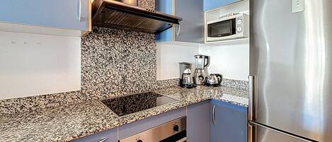 冰箱、微波炉、烤箱、茶具/咖啡用具