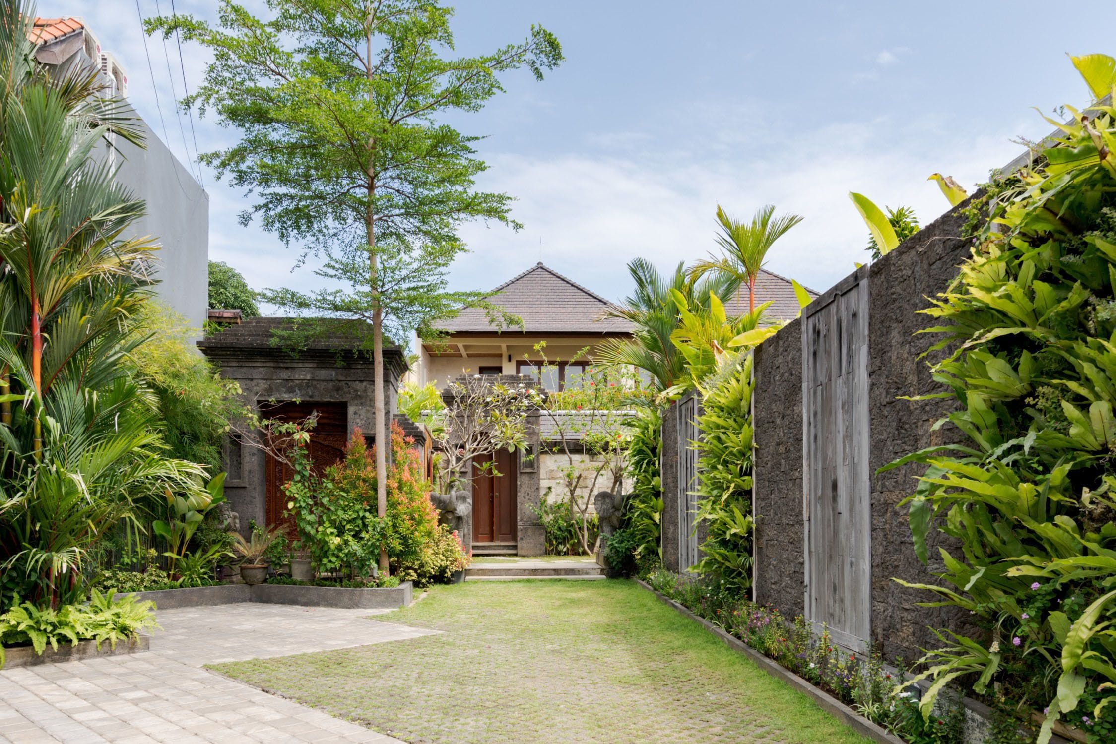 المنشأة من الخارج