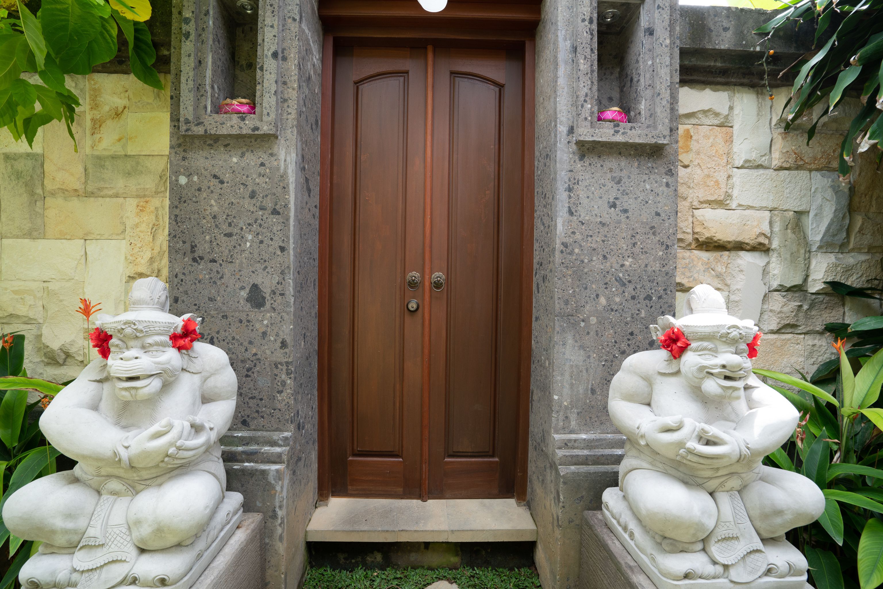 Pintu masuk interior