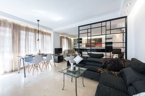 Appartement | Woonkamer | Flatscreentelevisie