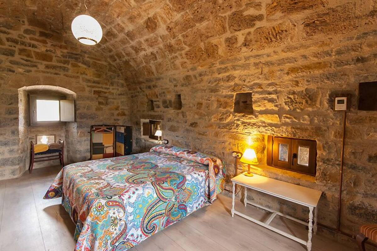 Rideaux occultants, chambres insonorisées, lits bébé (gratuits)