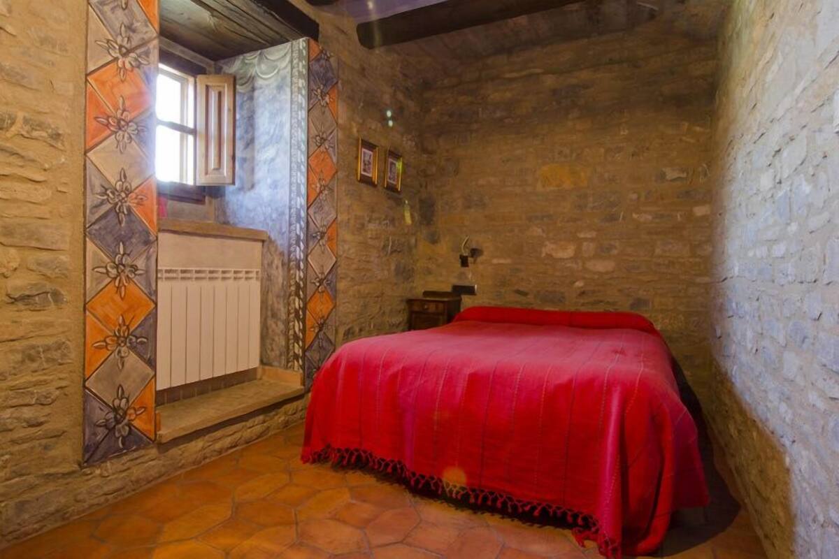 Rideaux occultants, chambres insonorisées, lits bébé (gratuits)