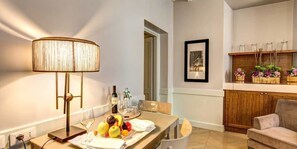 Suite, 1 Bedroom | Living area