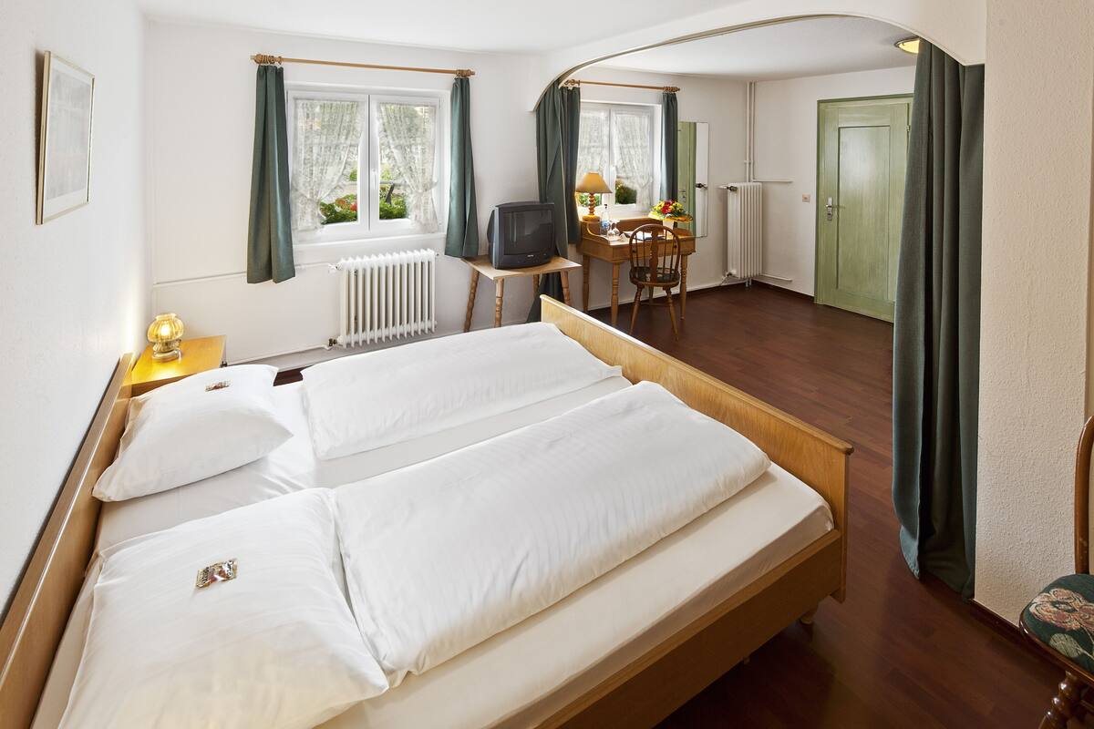 comfort double room | 1 bedroom, in-room safe, desk, rollaway beds