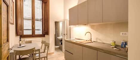 Apartment, 2 Bedrooms, Non Smoking | Private kitchen