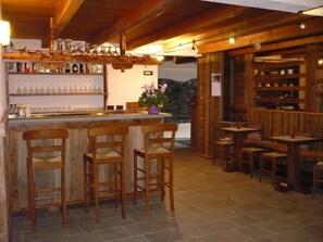 Bar (en el alojamiento)