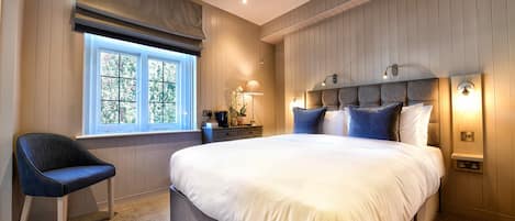 Classic Double Room | Egyptian cotton sheets, premium bedding, desk, laptop workspace