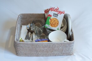 Petit déjeuner continental (12.50 GBP par personne)