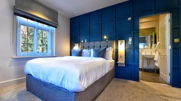 Comfort Double Room | Cadar kapas Mesir, peralatan tempat tidur premium, meja