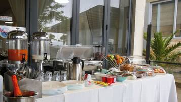 Bao gồm bữa sáng buffet hàng ngày