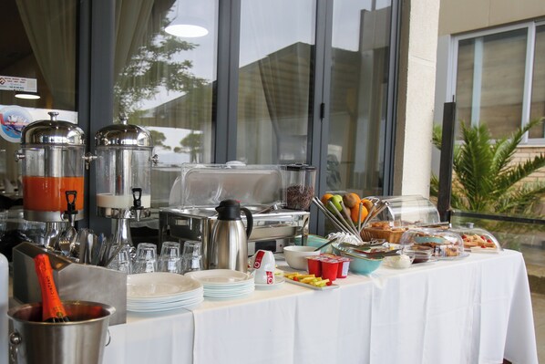 Desayuno bufé gratuito y diario