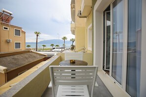 Chambre triple Confort, vue sur le jardin | Vue de la chambre