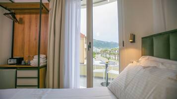 Superior-dobbeltvĂŠrelse - havudsigt | 1 sovevĂŠrelse, premium-sengetĂžj, minibar, lydisolering