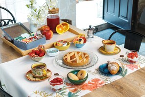 Free daily full breakfast  - La Corte San Francesco (Bari)