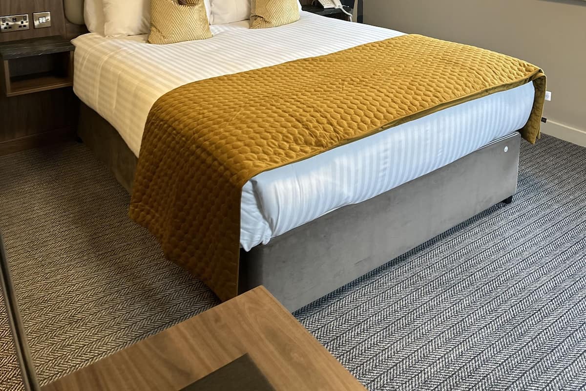 Double Room | Individually decorated, individually furnished, desk, iron/ironing board