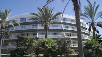 Suite, 2 habitaciones, vistas al campo de golf | Fachada del alojamiento