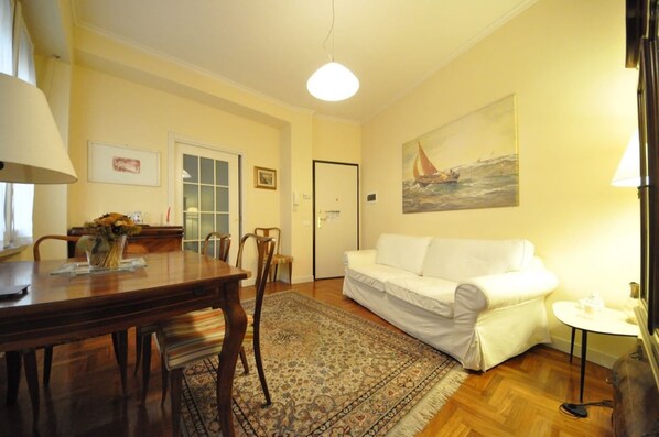Apartment, 1 Bedroom | Living area