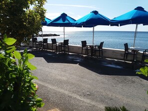 Petit déjeuner préparé sur commande (11.50 EUR par personne)