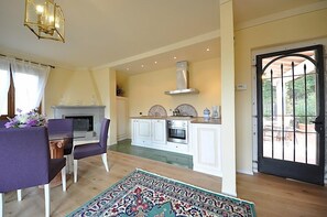 Villa, 3 Bedrooms | Private kitchen