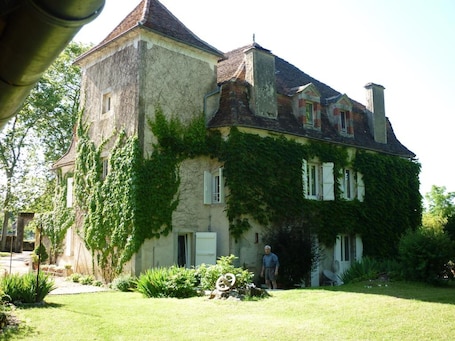 Front of property. Maison d'hôtes Redon