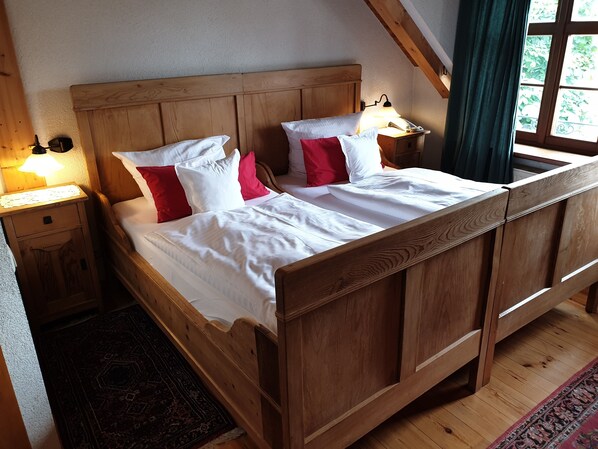 Individually furnished, desk, free cots/infant beds, free WiFi