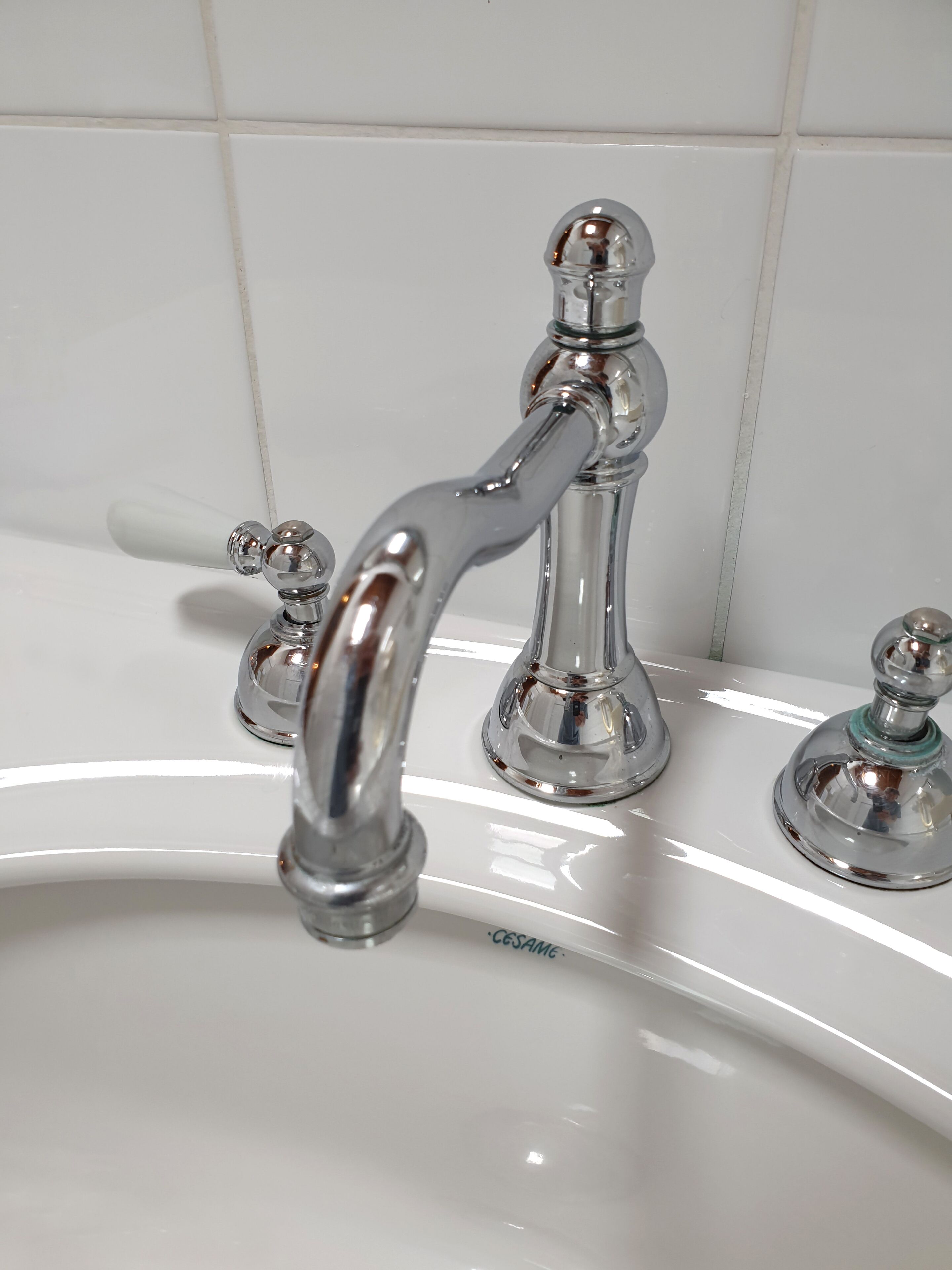 standard single room | bathroom | free toiletries, hair dryer, towels