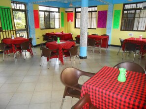 Breakfast, lunch and dinner served - Nick Hotel (Dar es Salaam)