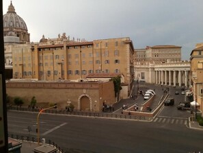 Exterior detail - Steps From The Vatican Guesthouse (Rome)