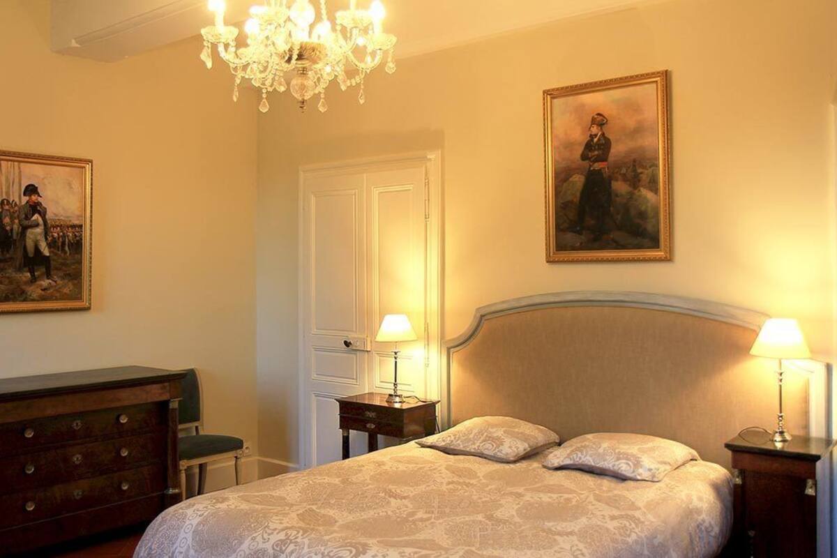 Suite, Park View (Napoléon) | Blackout curtains, soundproofing, iron/ironing board (on request)